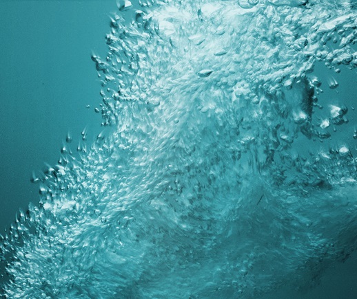 Water movement in an air massage bathtub